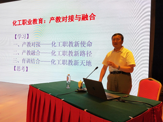 http://www.qledu.net/__local/B/D9/B4/C294F7CF31F439B8A42270548DA_5185D286_E1027.png